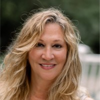 Suzanne Summers