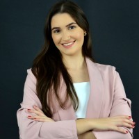 Aline Zucolar