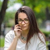 Yana S.