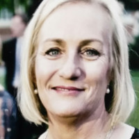 Lynette. Hockey