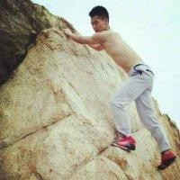 黄仁伦