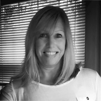 Marianne Gibson