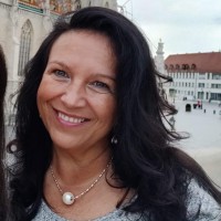 Dr. Éva Hegedűs
