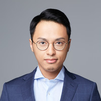Guang Y.