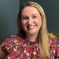 Emma Curry, Mba