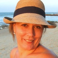Suzanne Castro
