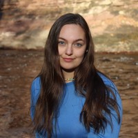 Lauren Von Arx, Aias
