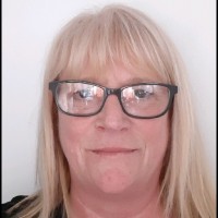 Lorraine Mccallum