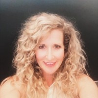 Janelle Dedecker
