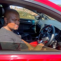 Tlhompho Phahlamohlaka