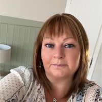 Siobhan James
