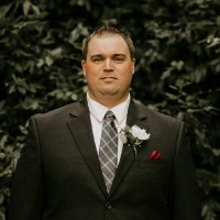 Dustin Holt