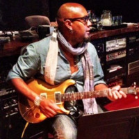Tariqh Akoni