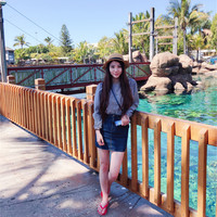 Mia Hou