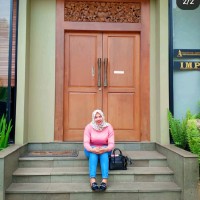 Erni Andriani Hidayat, S.H.