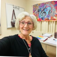Suzanne Lyons