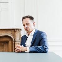 Yves De Backer