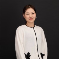 Yiwen L.
