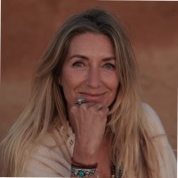 Leslie Stoel