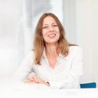 Petra Höß, Dr.- Ing.