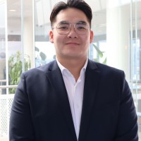 Zhi Min Liu