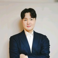 Junbong Lee