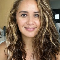 Adriana R Enzástiga