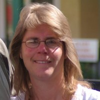 liz robertson