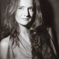 Claudia Restione