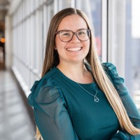 Jen Moore (Hoffman), Pe