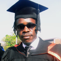 Lloyd Dzenga