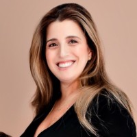 Vívian Esteves