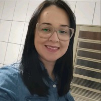 Ariane Manhães Machado