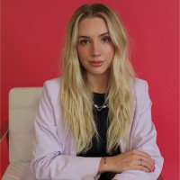 Lily Eaves