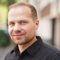Stefan R.