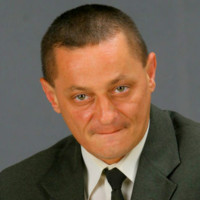Dan Străuț