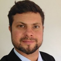 Adriano Gomes