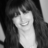 Kristin Hull