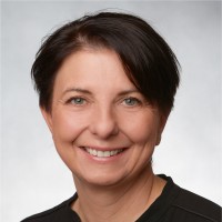 Dr. Nicole Richardt