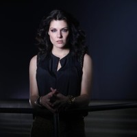 Queen V
