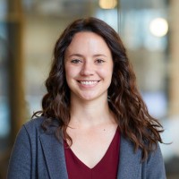 Cara Prosser, Aia