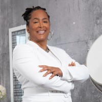 Suzette Hampton