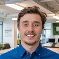 Mathews Souchois de Waele Bezerra