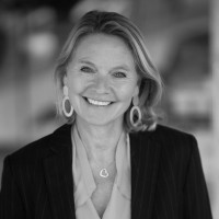 Bernadette Linck
