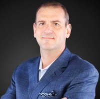 Andrew Perlmutter