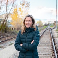 Dr. Claudia Brey, Mrics