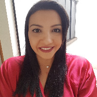 CAROLINE LEITE
