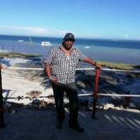 Dennis Riunge