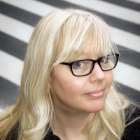 Leonie Van Oosterum