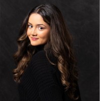 Valeria Maya, Mba